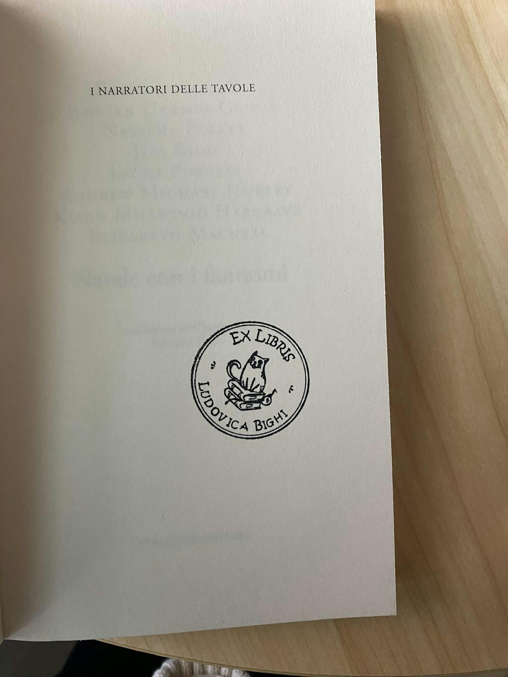 Timbro Ex Libris Gatto su Libro - d. 40 mm