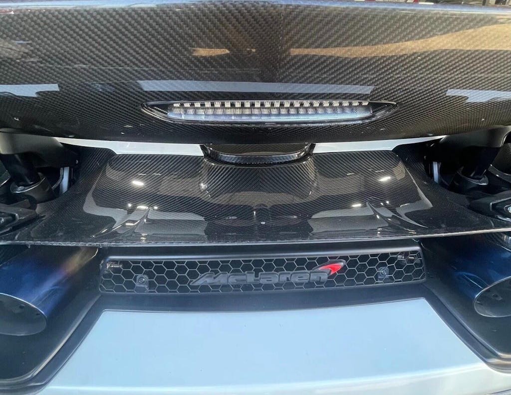 McLaren 720S – Carbon Fiber Exhaust Shield Cover