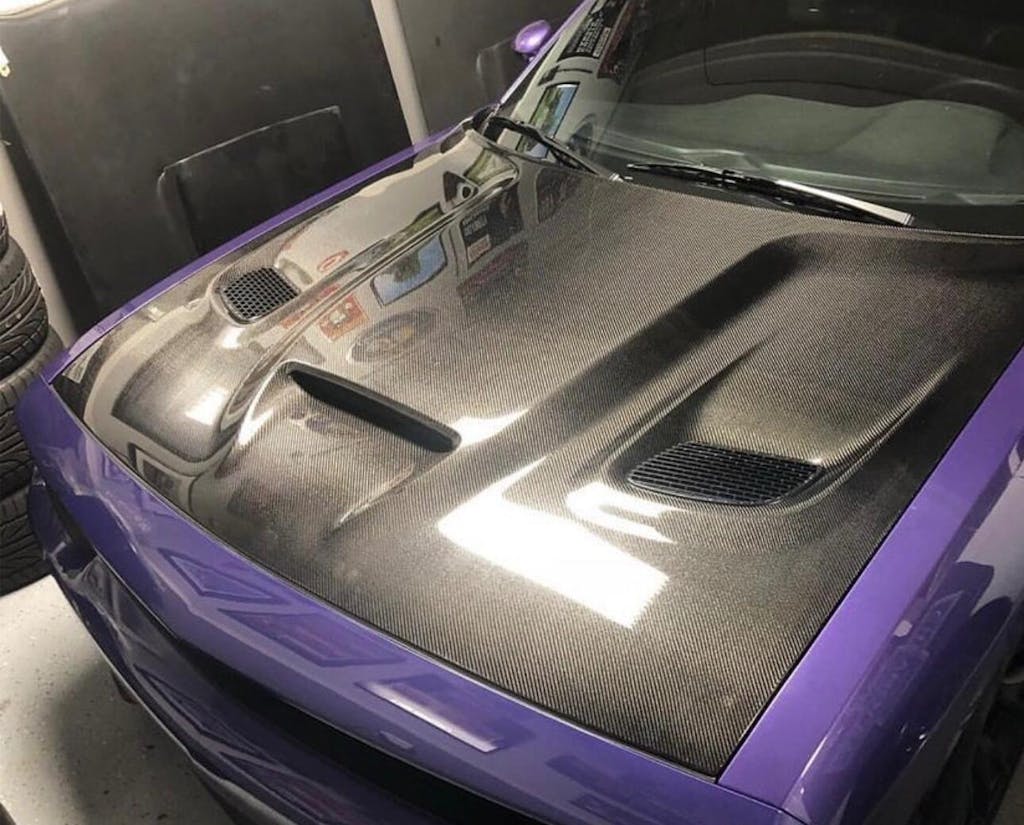 Dodge Challenger – Carbon Fiber Vented Hellcat Style Hood