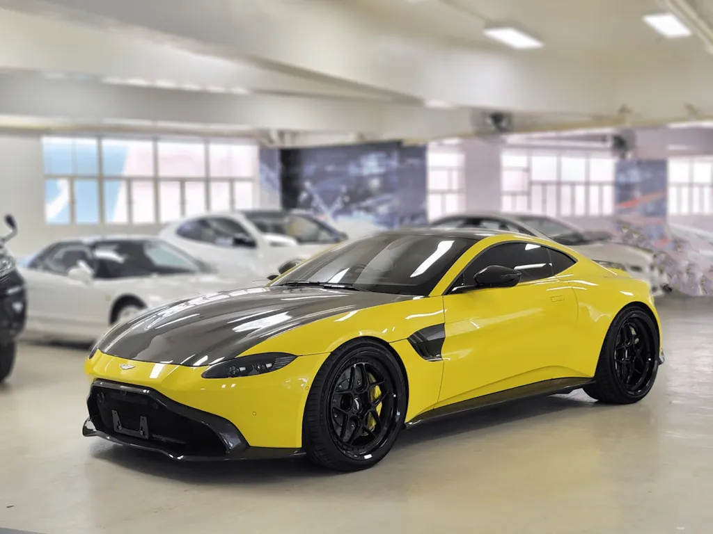 2015–2017 Ford Mustang - Saleen Style Vented Carbon Fiber Front Hood