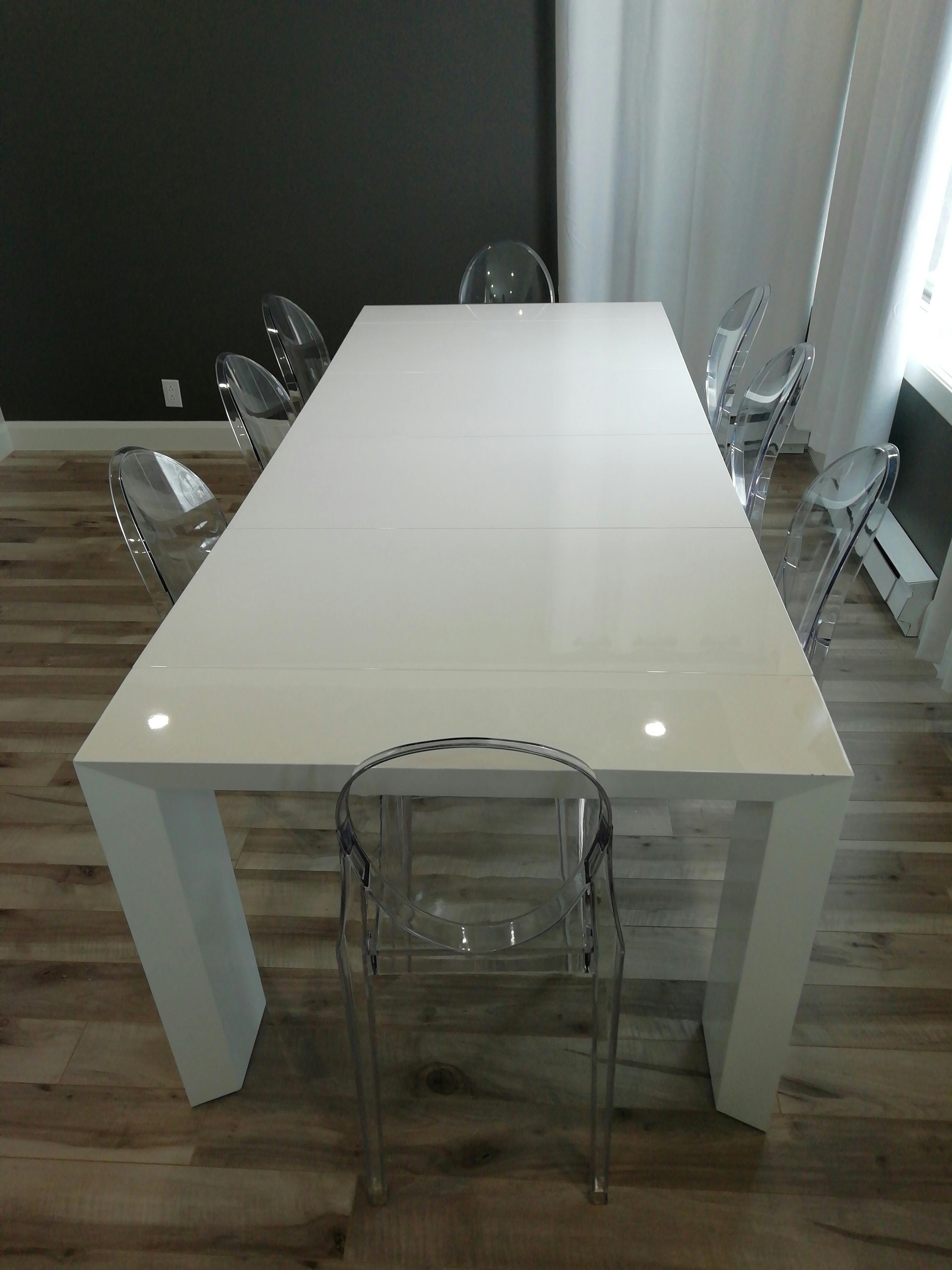 Giant Edge - Modern Dining Table | Expand