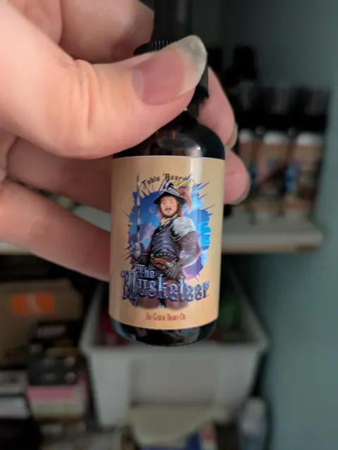 The Musketeer - Beard Oil - Valiant Dark Walnut, Roguish Cognac, Smoldering Gunpowder