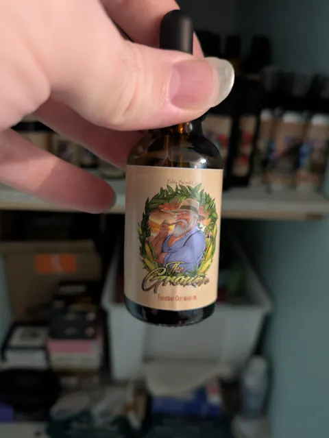 The Grower - Beard Oil - Crisp Apples, Fresh Pear, Warm Oud, Aged Amber