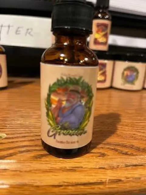 The Grower - Beard Oil - Crisp Apples, Fresh Pear, Warm Oud, Aged Amber