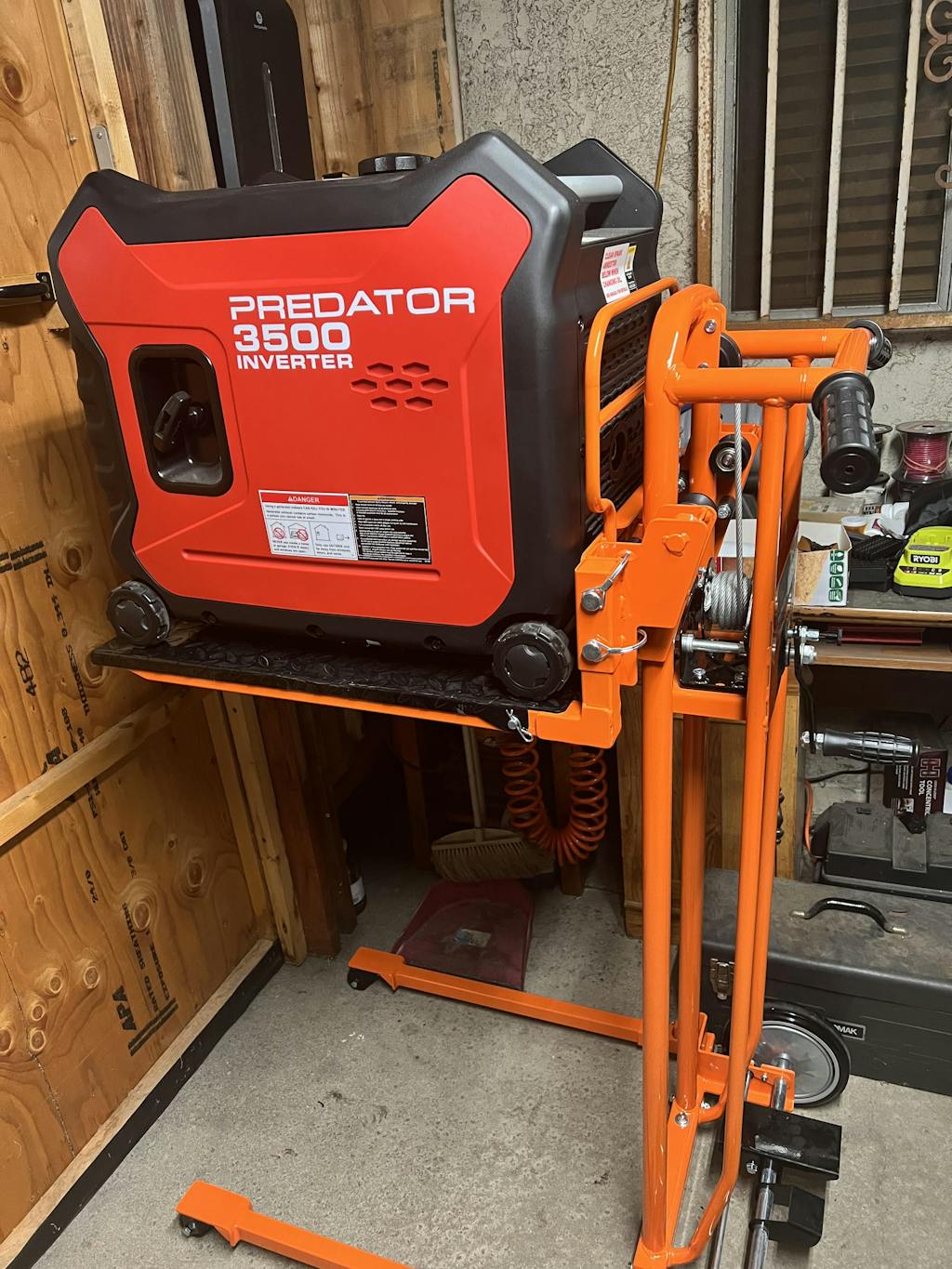 Super Handy Manual Stacker 330 lbs 40" Max Lift with a Flat Bed New