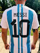 LIONEL MESSI | ARGENTINA 2022 WORLD CUP HOME DISPLAY JERSEY | PRINTED SIGNATURE (SIZE L)