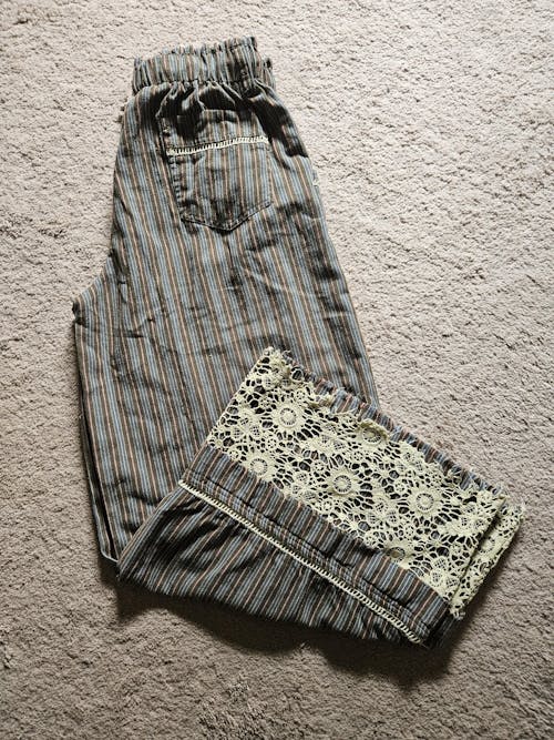 Lasso Lace Pants