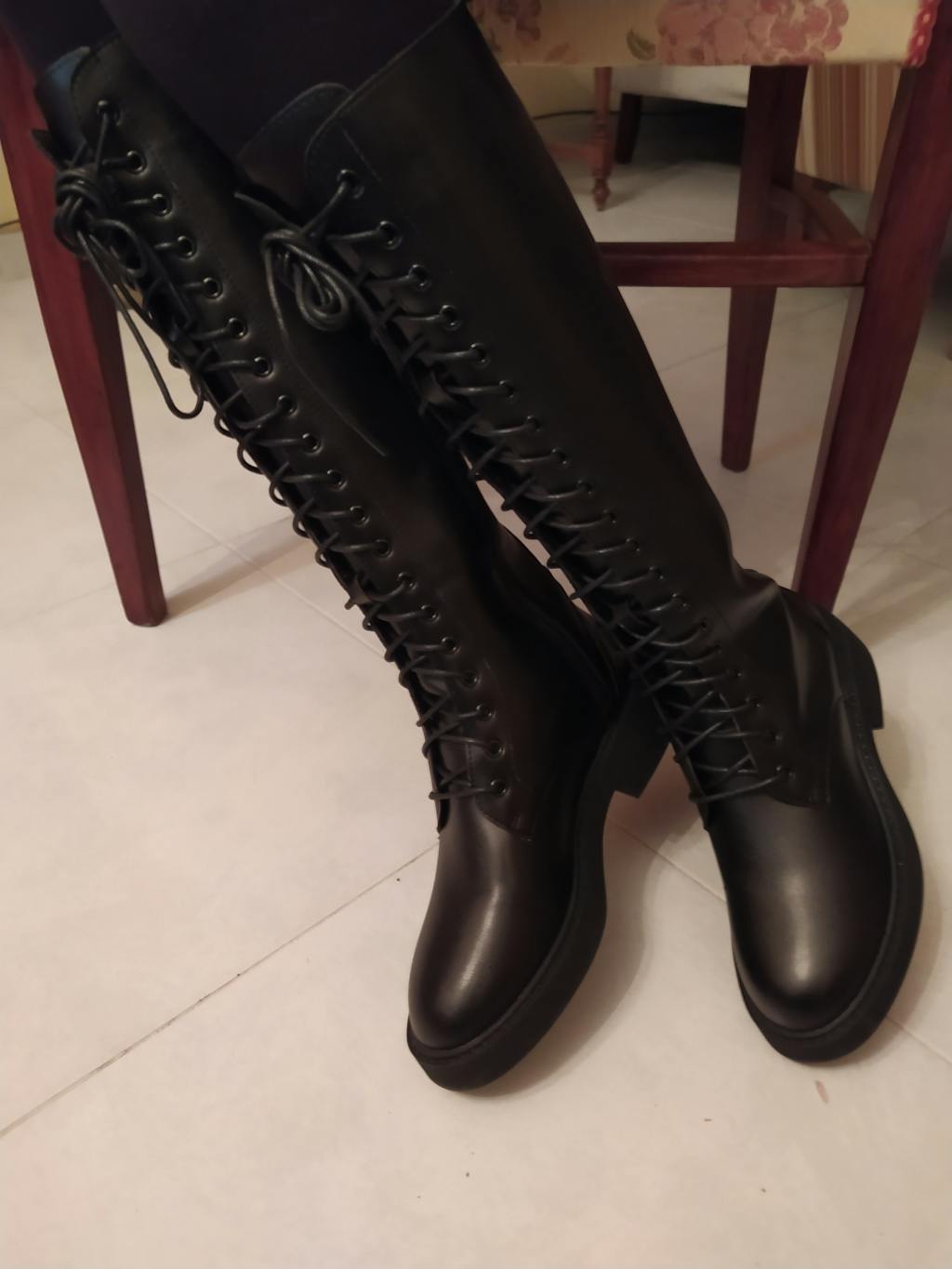 Black Lace Boots | Jisoo - BlackPink - Fashion Chingu