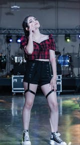 【関税込み】LISA YANG ブラック The Addie ショートパンツ Black Shorts With Thigh Straps | Lisa - BlackPink - Fashion