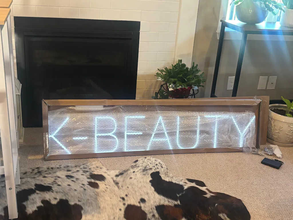 Custom Neon: K-BEAUTY