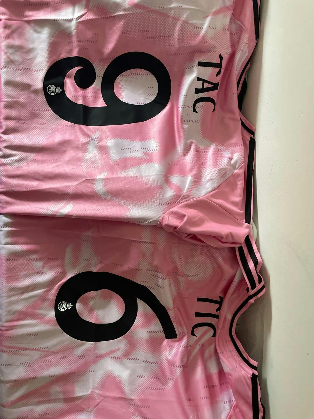 Real Madrid Rose Bernabéu Edition Fan Version