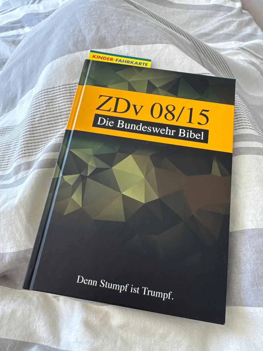 "ZDv 08/15 | Die Bundeswehr Bibel" Buch