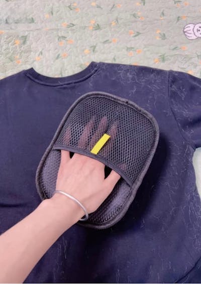 Fellux FurFlash (Classic) | Pet Hair Remover Glove for Clothes, Furniture & More