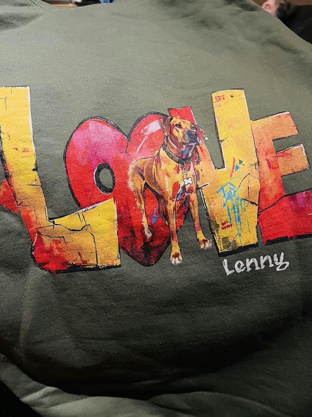 Personalisierter Hoodie - "LOVE" Backprint