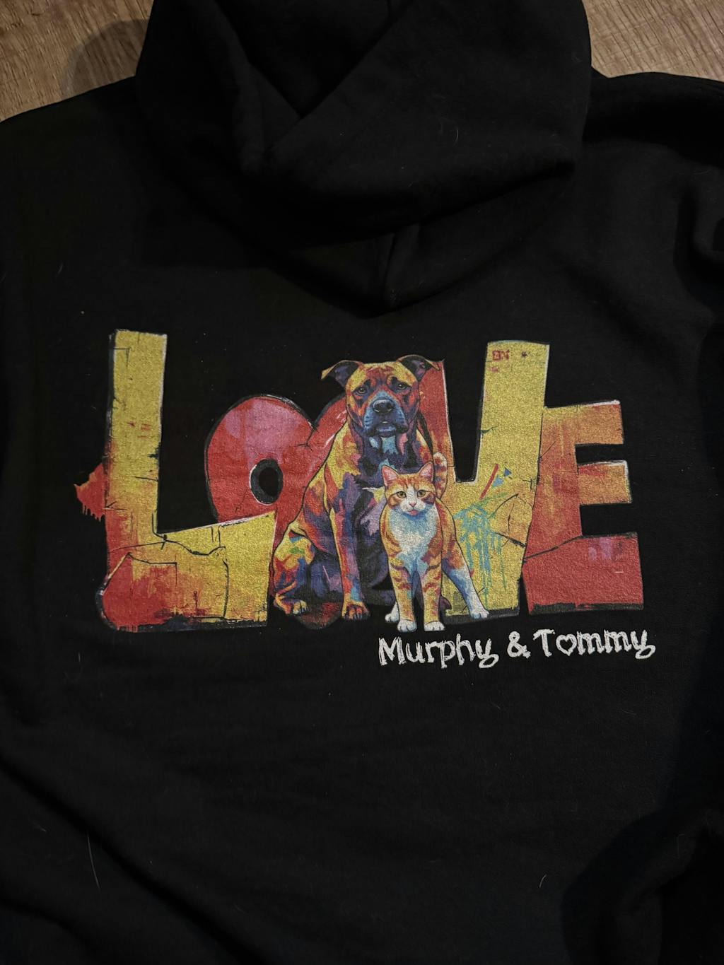 Personalisierter Hoodie - "LOVE" Backprint