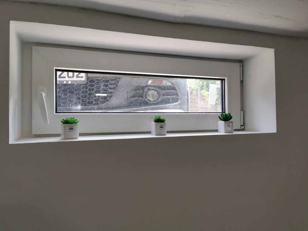 Kellerfenster Kunststoff Dreh/Kipp - 3-fach-Verglasung - Außen Anthrazit, Innen Weiß