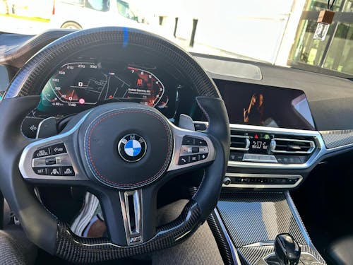 Volante Sportivo per BMW Serie 3 G20, G21, G80, G81 (2018-2025), Carbonio, Customizzato in Pelle