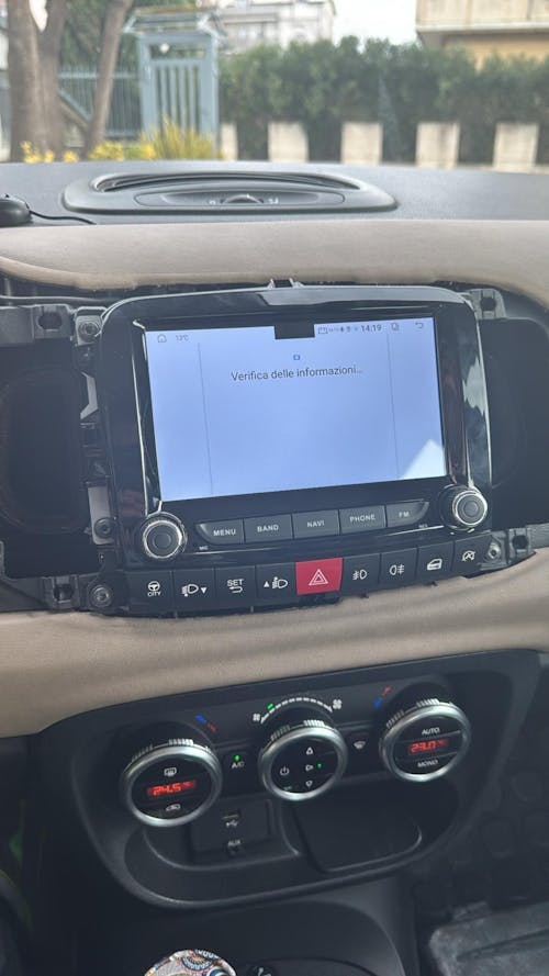 Autoradio per Fiat 500L 7" | <2015 | Android | Bluetooth | CarPlay | Android Auto | 2GB/4GB Ram