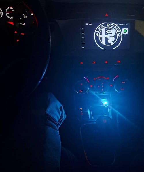 Autoradio per AlfaRomeo Giulietta 7" | 2010-2014 | Android | Bluetooth | CarPlay | Android Auto | 2GB/4GB/6GB/8GB Ram