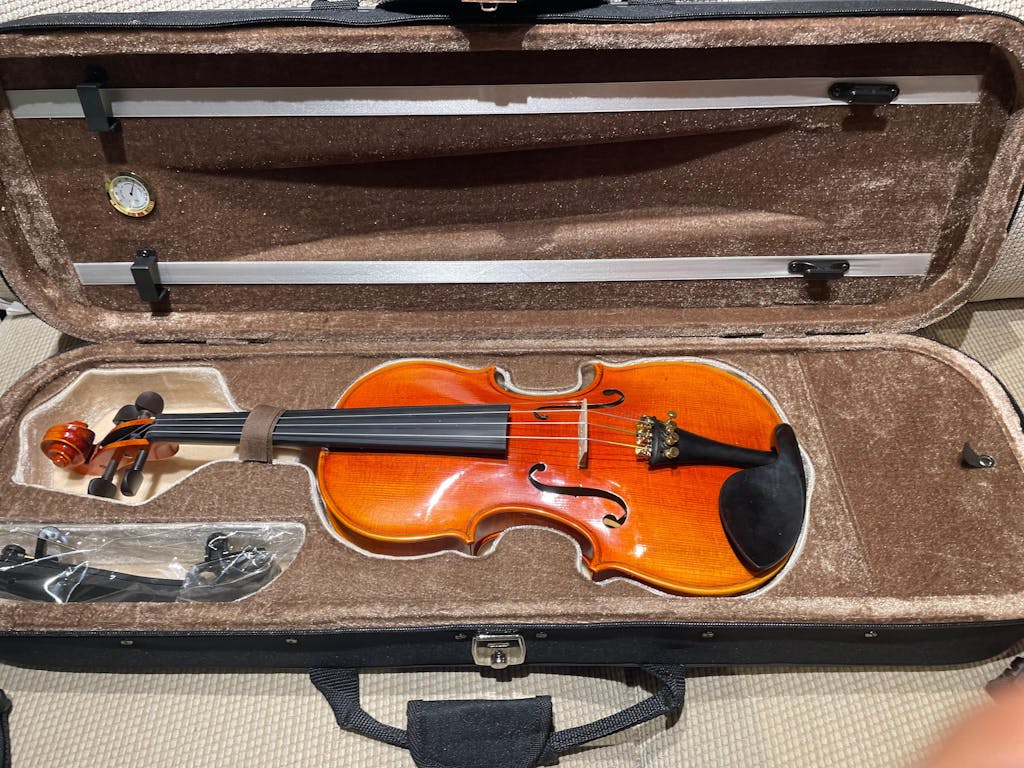 Luxury Full-Size(4/4) Beginner Violin Outfit for Adult&Student Q042 (Out of print)