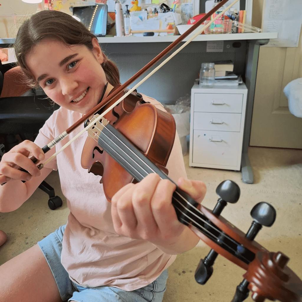 Fiddlover Q033 Beginner Violin Outfit