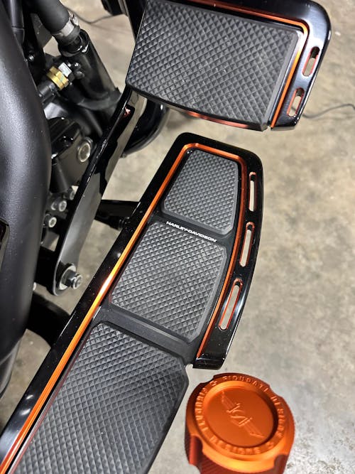 Performance Dipstick for Harley-Davidson Touring M8 (2017-2025) - Knurled Orange