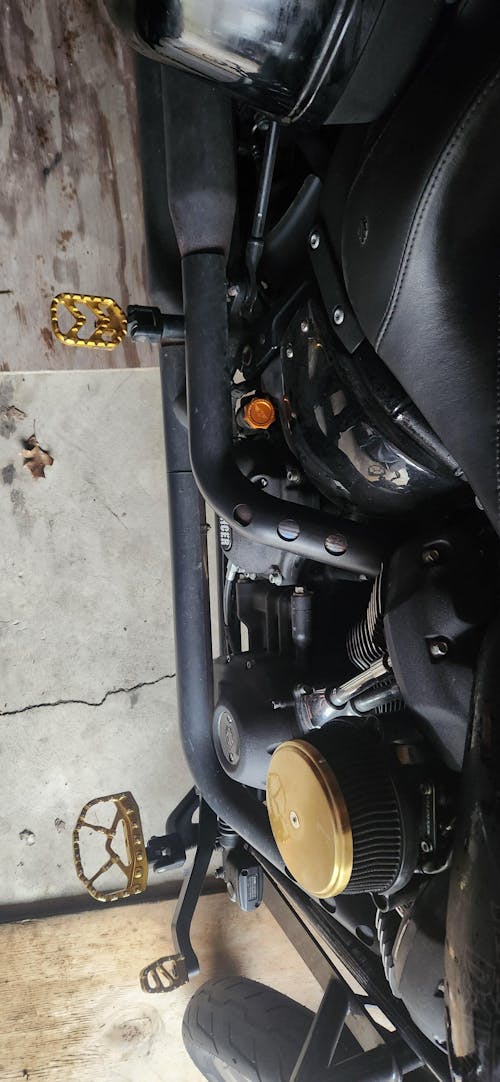 Performance Magnetic Dipstick for Harley-Davidson M8 Softail (2018-2025) - Curved Gold