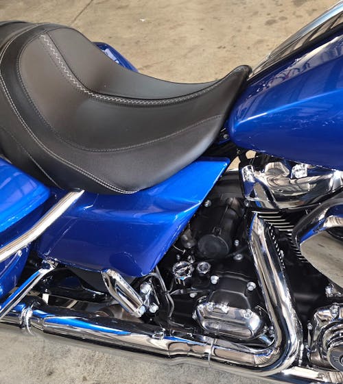 Magnetic Dipstick for Harley-Davidson Touring M8 (2017-2025) - Curved Silver