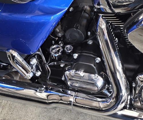 Magnetic Transmission Dipstick for Harley-Davidson M8 (2017-2025) - Curved Silver