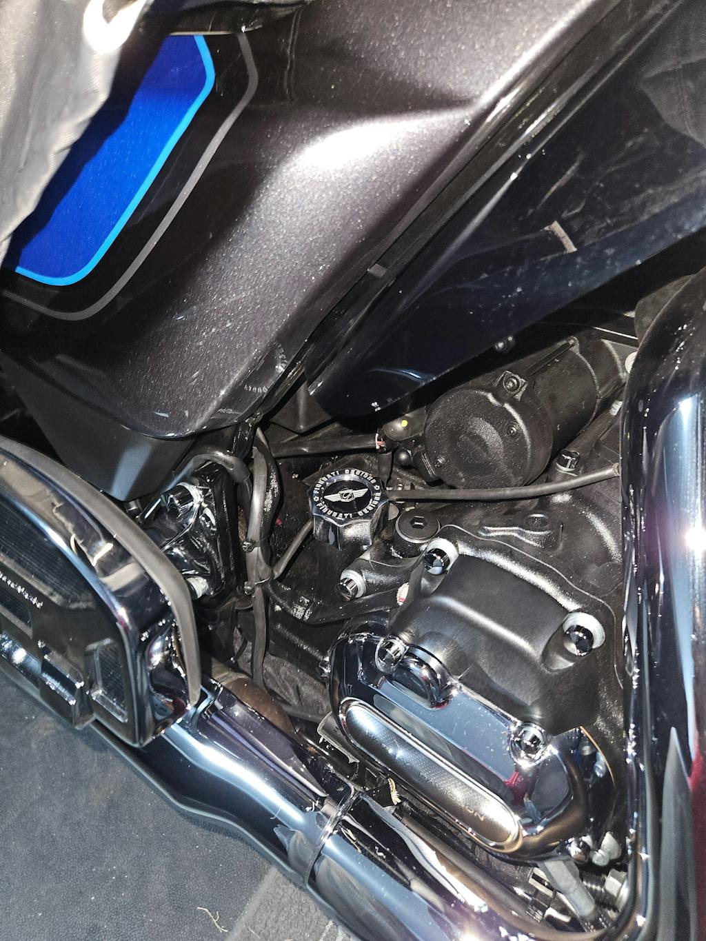 Magnetic Dipstick for Harley-Davidson Touring M8 (2017-2026) - Curved Silver