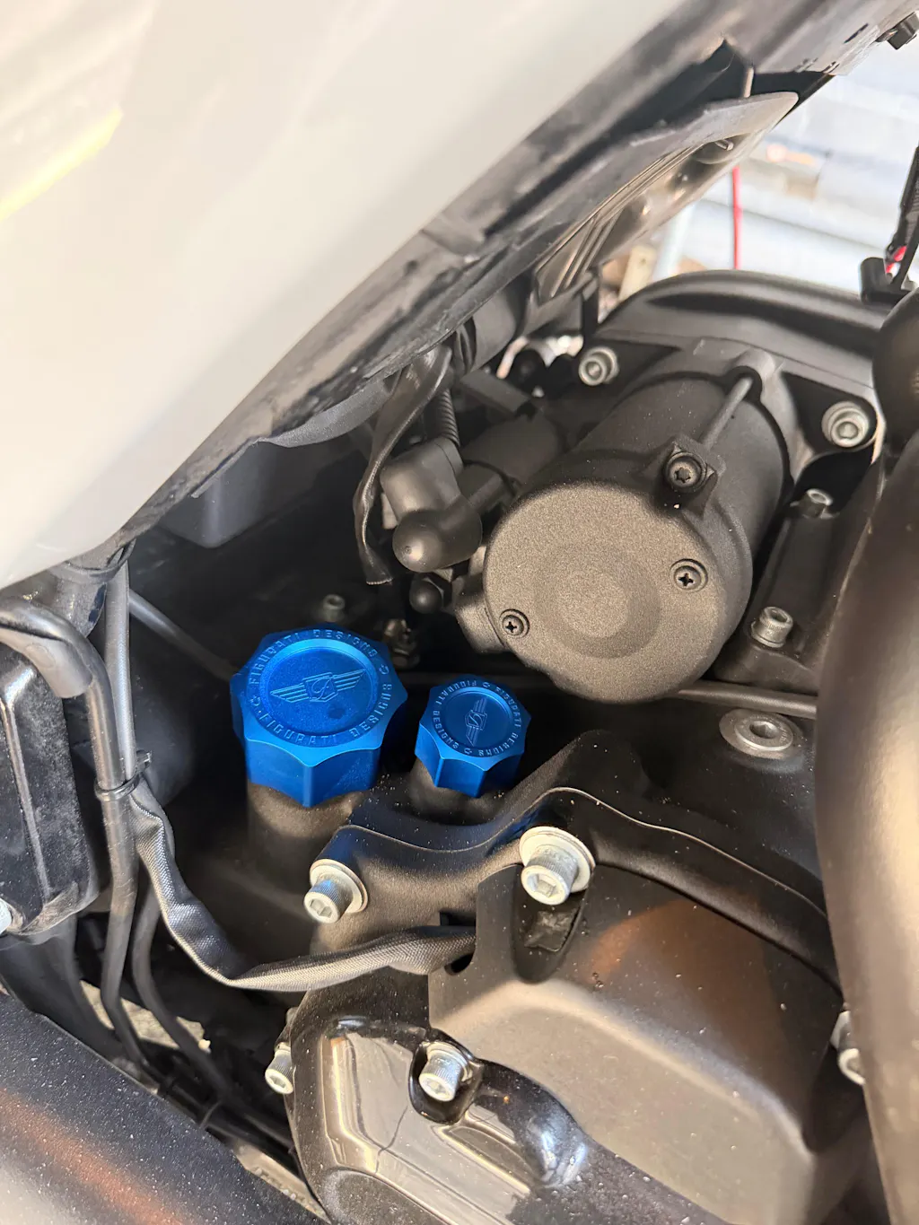 Performance Dipstick for Harley-Davidson Touring M8 (2017-2026) - Curved Blue