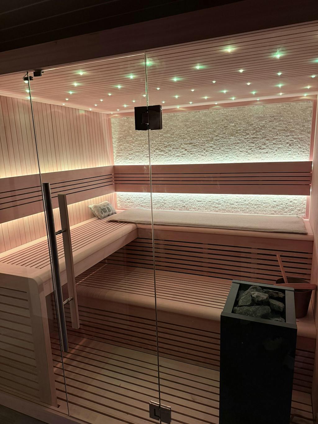 AWT E1102A Hemlock Sauna 220x200 für 4+ Personen