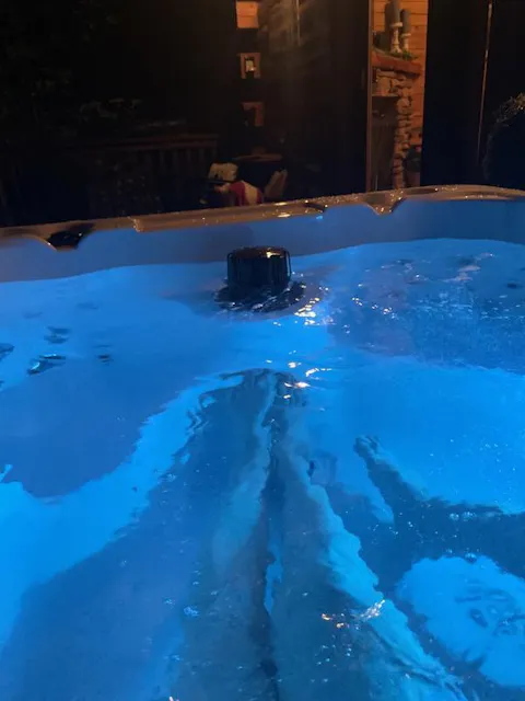 Luxury Spas "Regal" 4-Person Hot Tub w/ 39 Jets | Studio Series WS-292