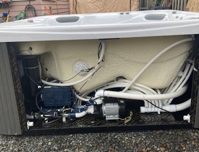 Luxury Spas "Infinity" 5-Person Hot Tub w/ BlueTooth & 77 Jets | Elite Series WS-594-E