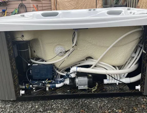 Luxury Spas "Infinity" 5-Person Hot Tub w/ BlueTooth & 77 Jets | Elite Series WS-594-E