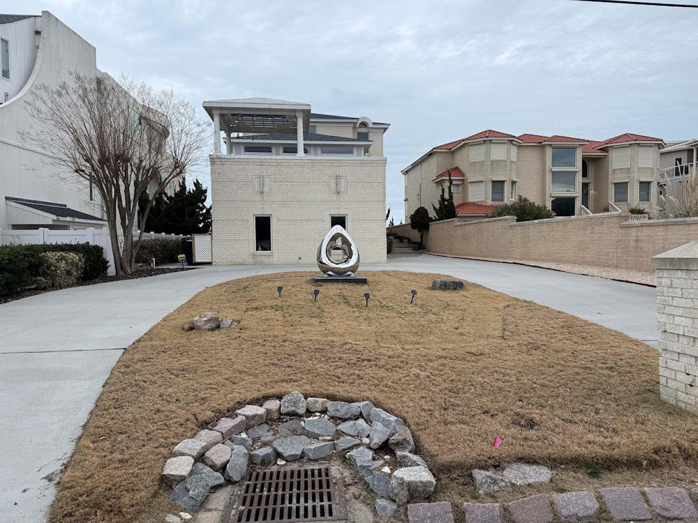 FINEST Elegant Polished Stainless Steel Abstract Sculpture Contemporary Outdoor Metal Art for Luxury Gardens and Modern Spaces FS-153