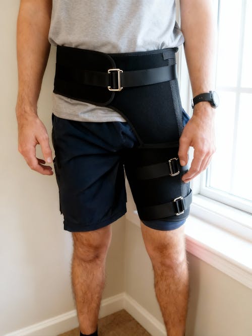 Unisex Hip and Thigh Support Brace Adjustable Metal Fasten Sciatica Leg Band for Sciatic Nerve Relief FHM05