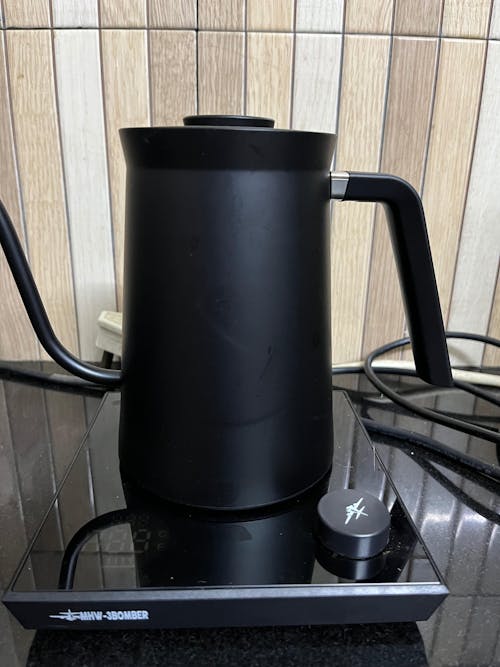 MHW-3BOMBER Assassin Gooseneck Electric Kettle