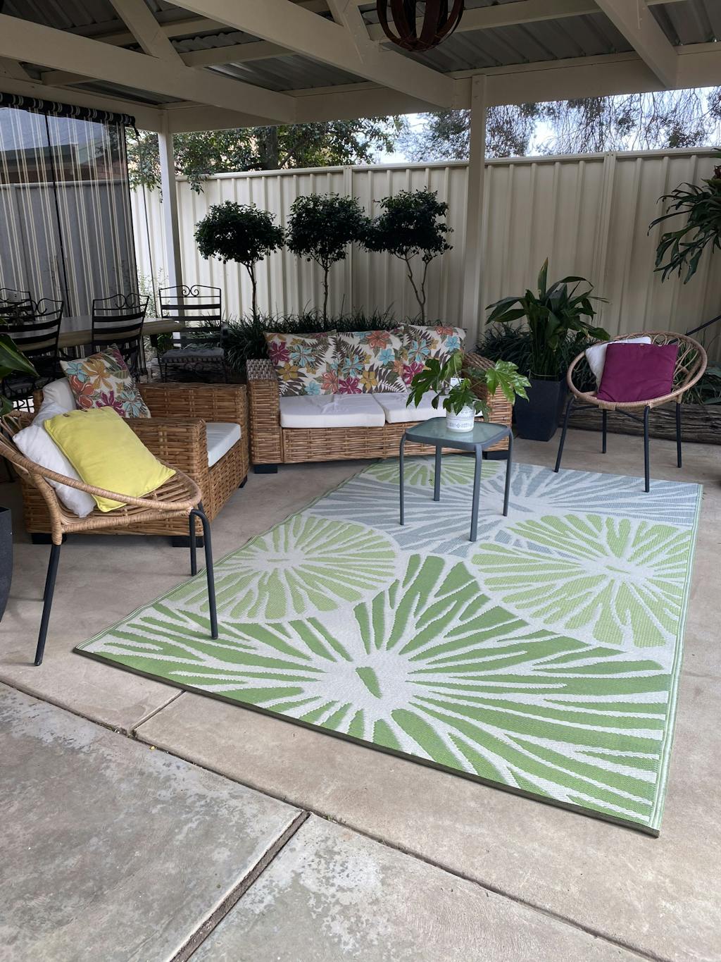 Outdoor Rug Recycled Plastic Citrus Lily Green Floorsome