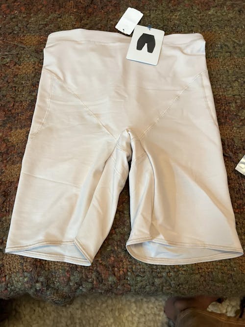 Tummy-flattening Firming Butt-lifting Seamless Shaping Shorts