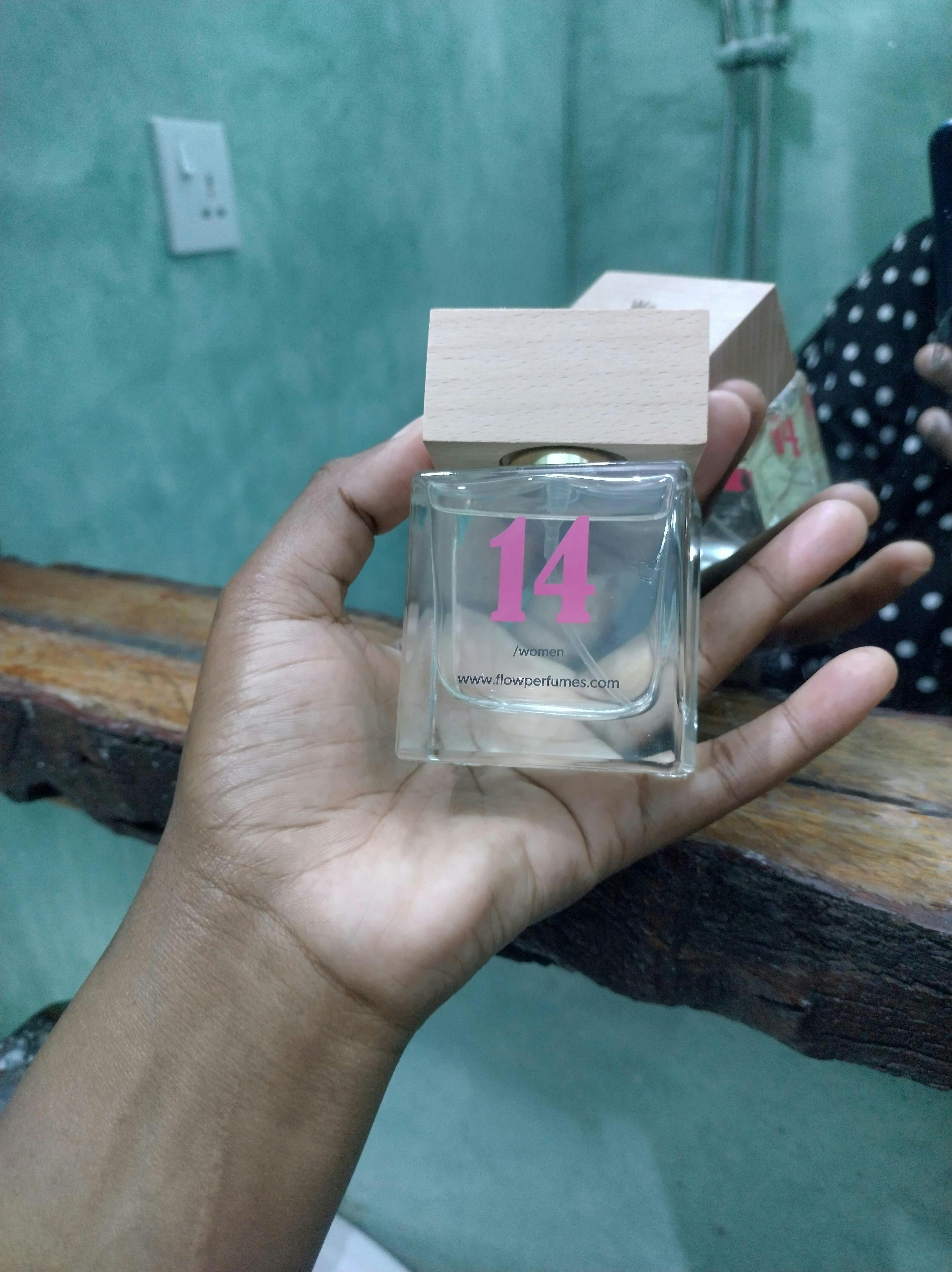 【残90%以上】VERSACE＊ETHEREAL ESSENCE 50ml VERSACE ETHEREAL ESSENCE EAU DE TOILETTE 50 ML SPRAY – Elen