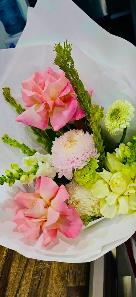 Mother's Day - Blooms & Tea Hamper