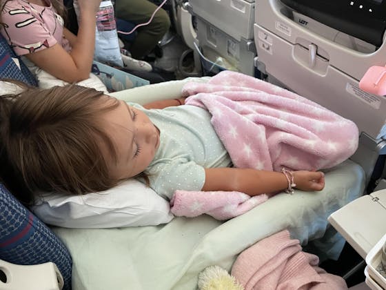 FLYAWAY KIDS BED: Parents LOVE this airline approved travel