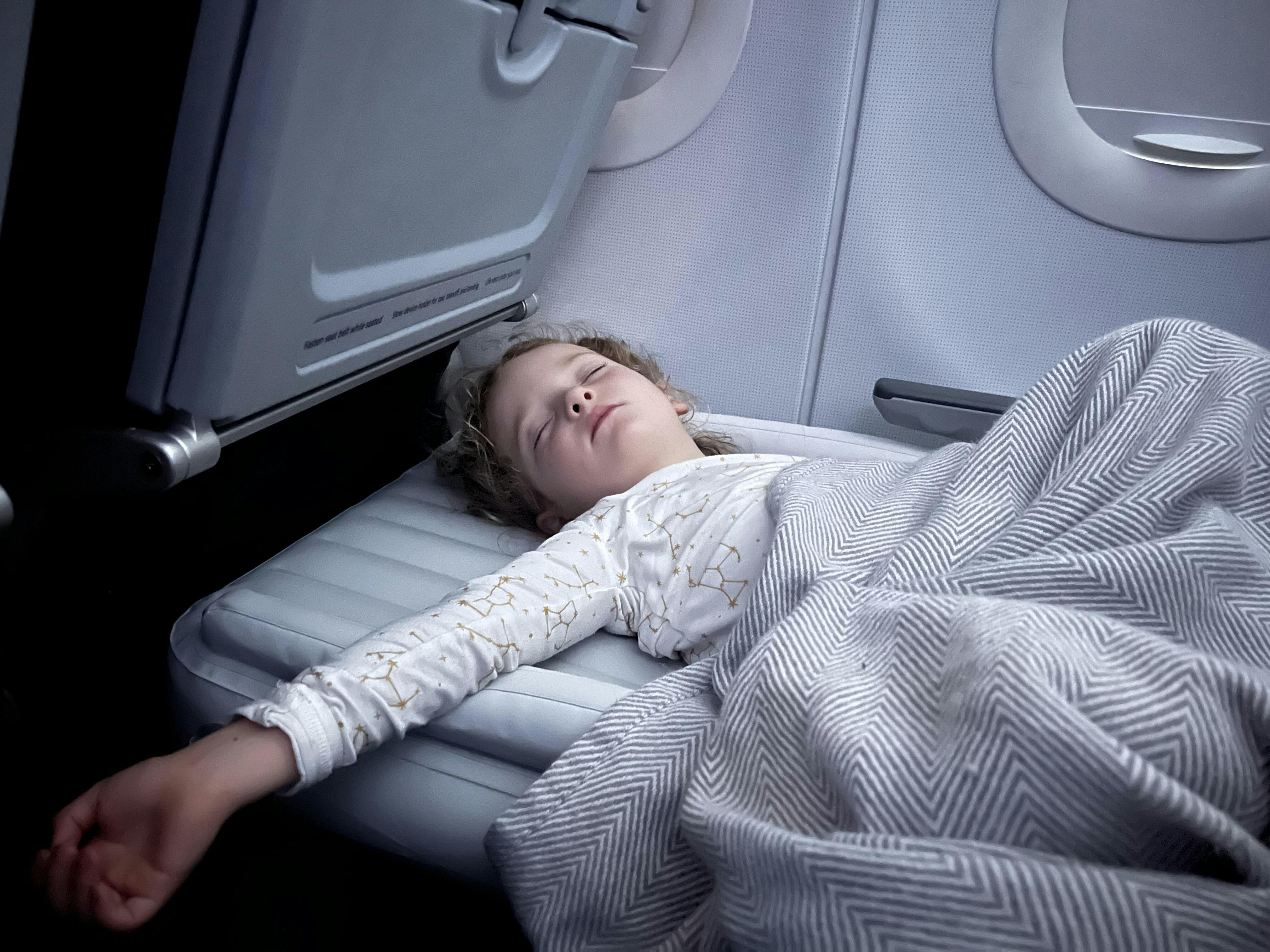 REVIEWS Flyaway Kids Bed BEST sleeping aid for your child on planes