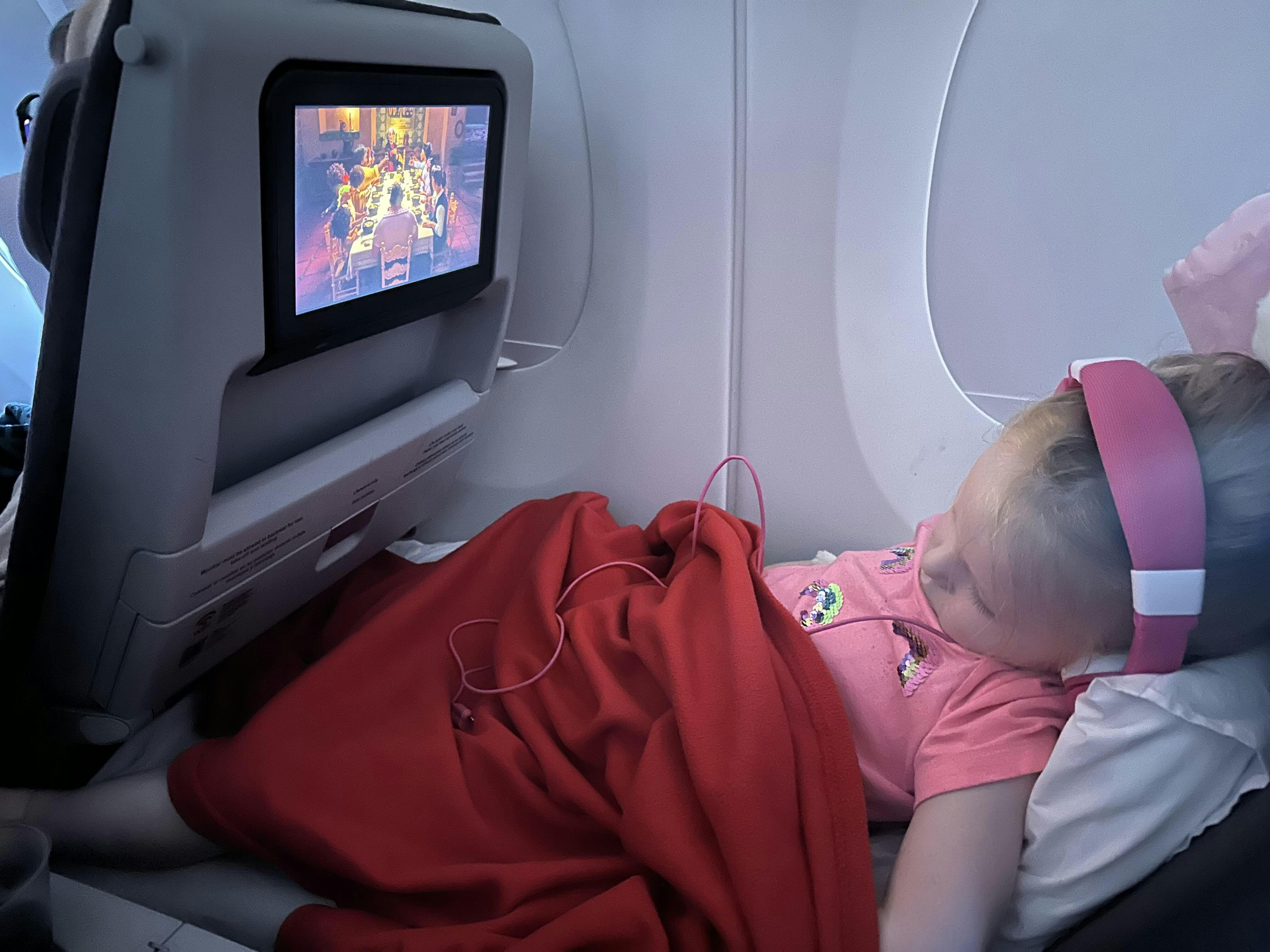 REVIEWS Flyaway Kids Bed BEST sleeping aid for your child on planes
