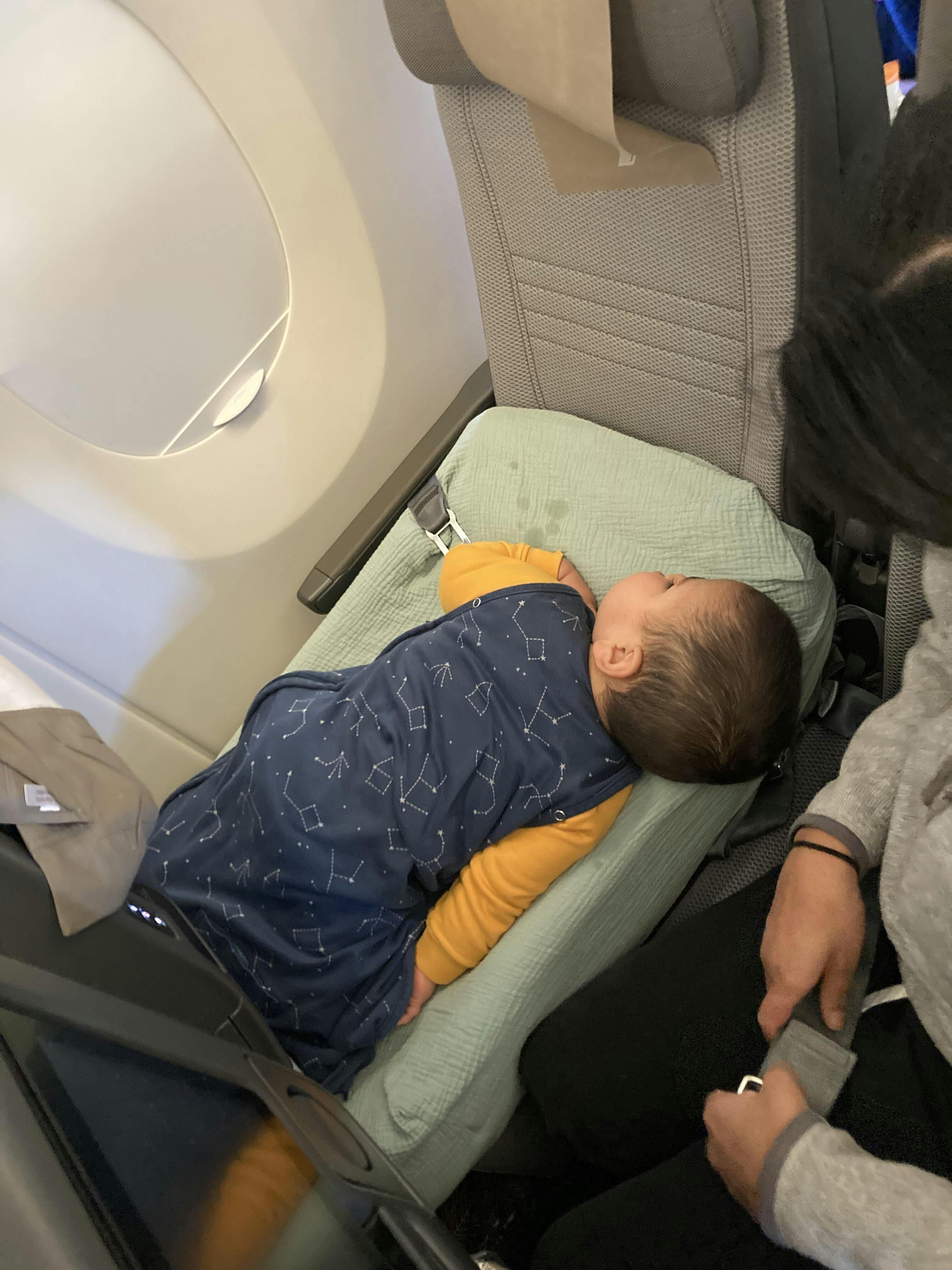 REVIEWS Flyaway Kids Bed BEST sleeping aid for your child on planes Flyaway Designs