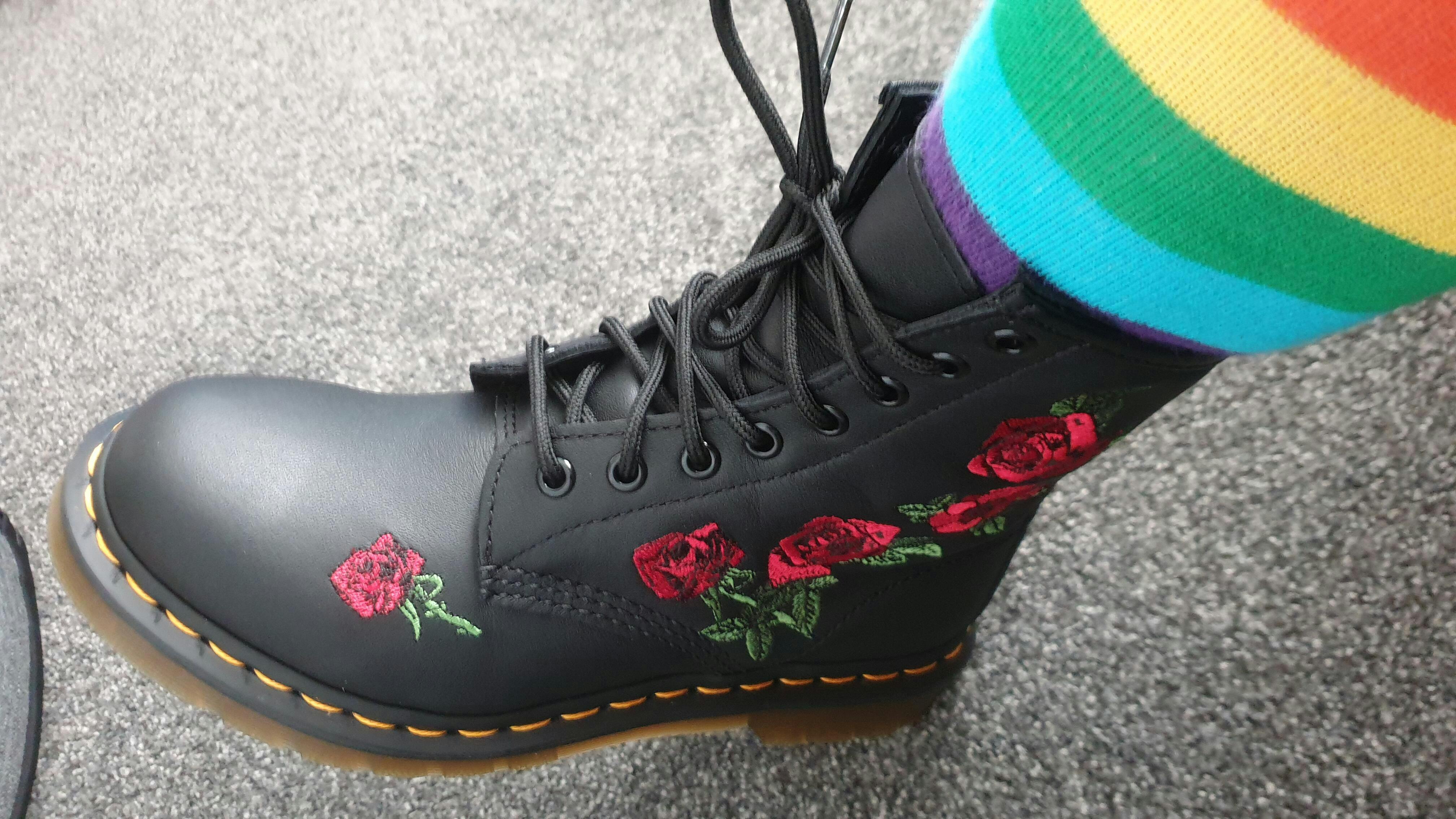 Red rose sale doc martens