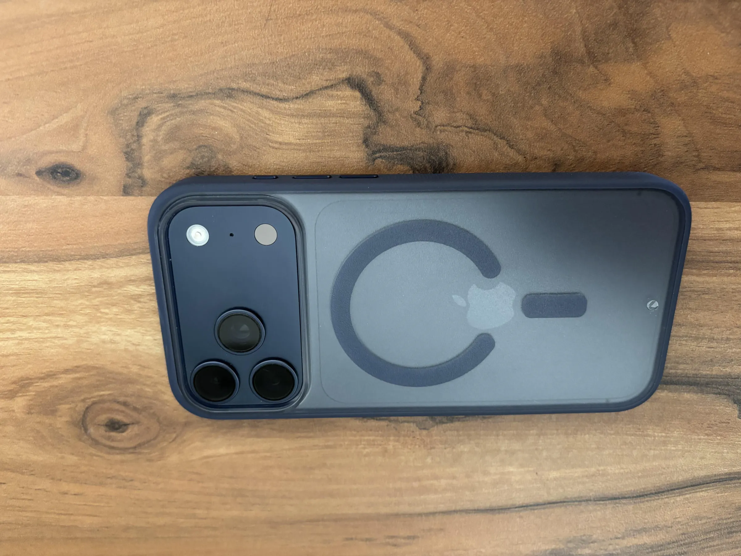 Caudabe Synthesis for iPhone 17 Series - Magnetic Case with Camera Control Button