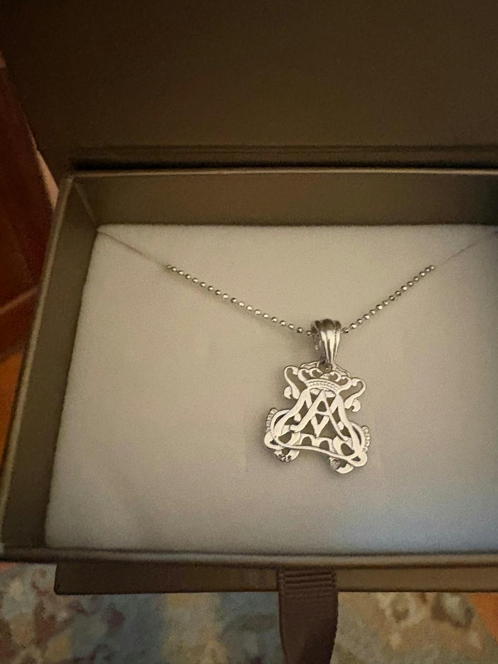 Signature Auspice Maria Openwork Pendant in Sterling Silver, 18mm