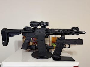 4Bros 2011 Pistol Stand